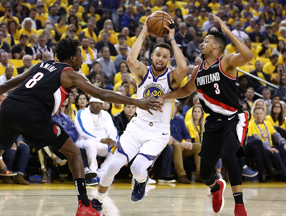 9 quả 3 điểm của Curry đã khủng nhưng cái cách HLV Steve Kerr hủy diệt đối thủ mới đáng sợ
